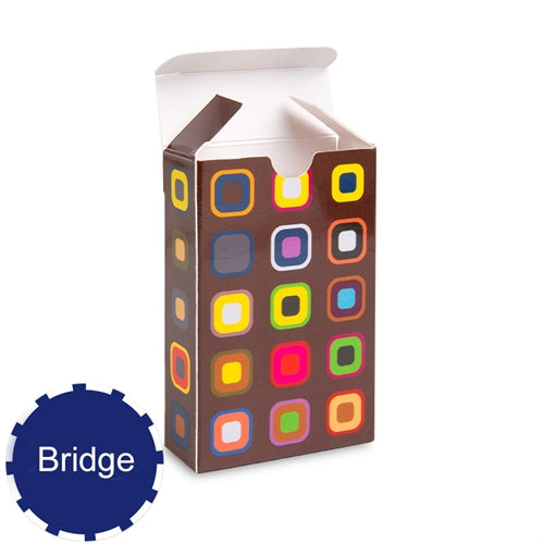 Gepersonaliseerde tuckbox voor bridge kaarten, passend bij het kaartontwerp